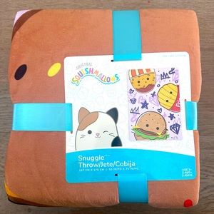NWT Squishmallow Snuggle Throw 50" x 70"